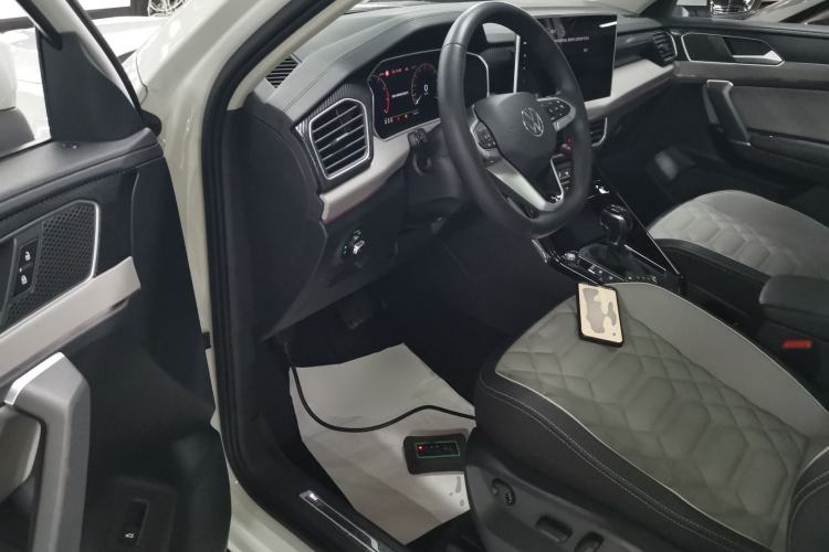 Used Volkswagen Tayron 2023 300TSI Two-Wheel-Drive Luxury Plus Advanced Edition Driver Seat