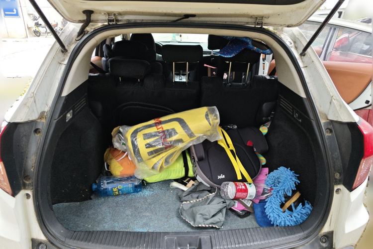 Used Honda Vezel 2015 1.5L CVT two-wheel drive Comfort trim Trunk