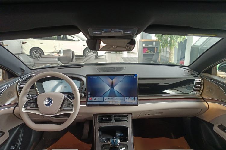 Used BYD Han 2025 DM-i Intelligent Driving Edition 125KM LiDAR Flagship Model Center Console