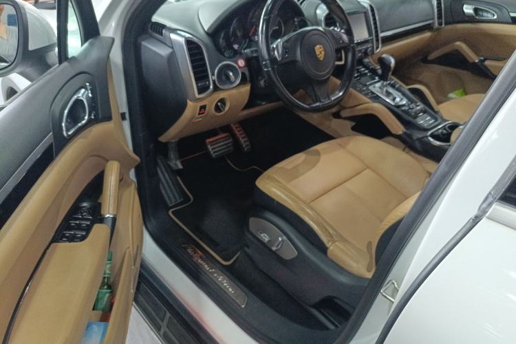 Used Porsche Cayenne 2014 Cayenne Platinum Edition 3.0T Driver Seat