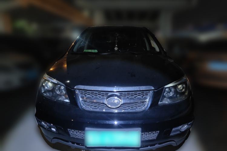 Used BYD S6 2014 2.0L Manual Luxury 7-Seater Front