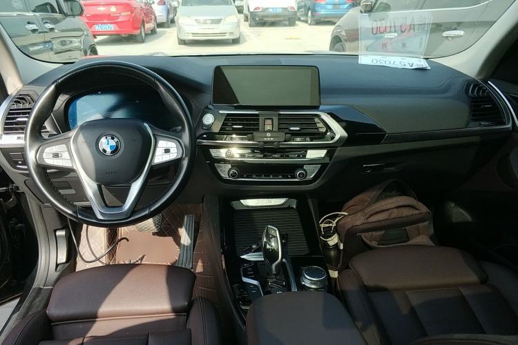 Used BMW X3 2021 xDrive25i Luxury Package Center Console