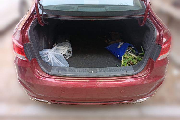 Used Haima Fumei 2015 M5 1.6L Manual "Beloved Edition" Trunk