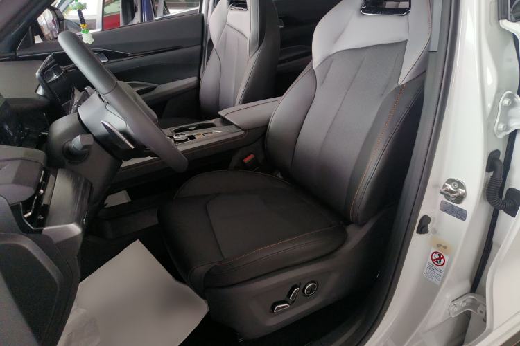 Used CHANGAN OSHAN Z6 New Energy 2023 ZhiDian iDD 150KM Flagship PLUS Smart Parking Edition
