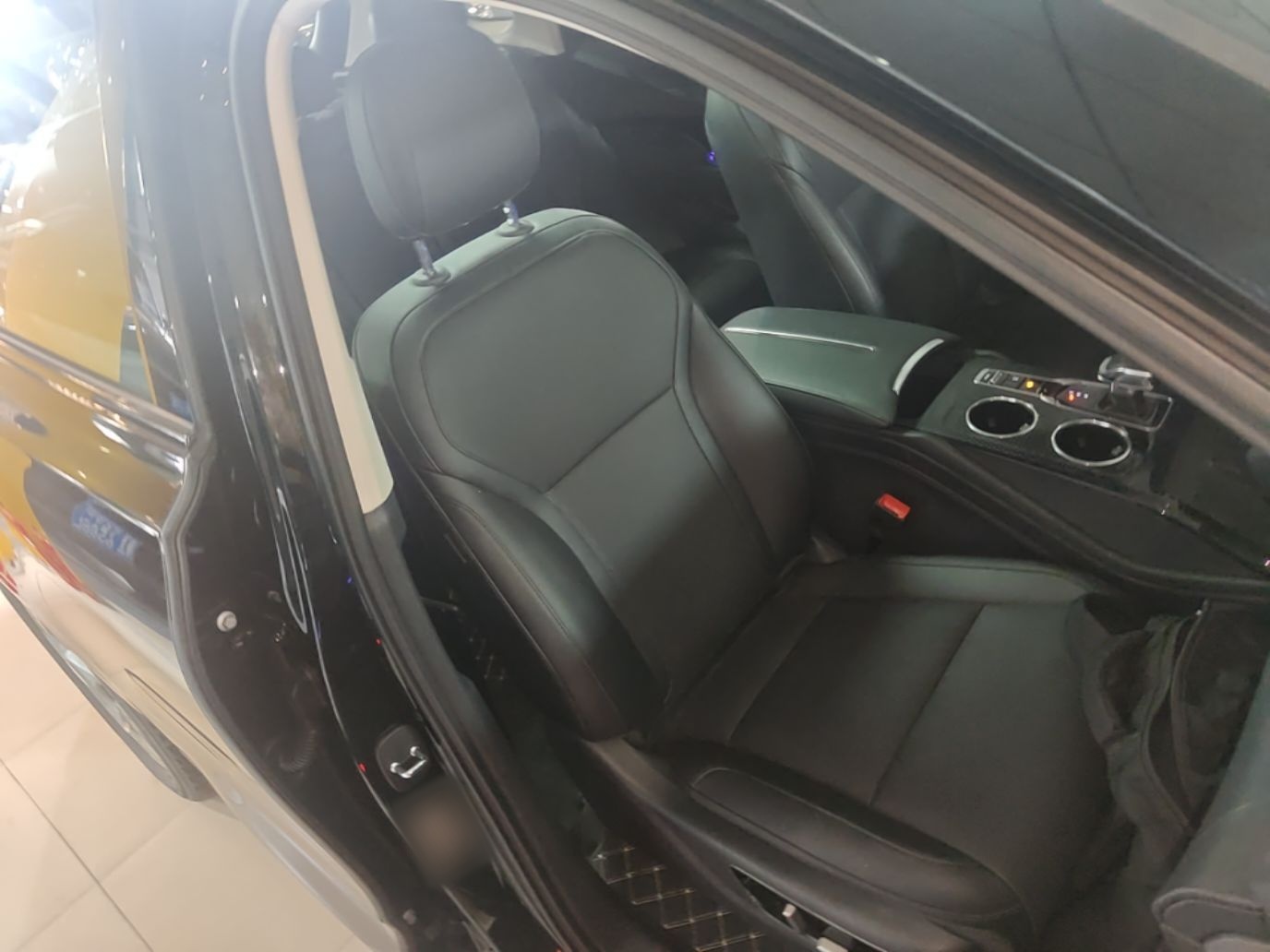 Hongqi HS3 PHEV 2025 Model 117km Jingwei Edition — снимка 19