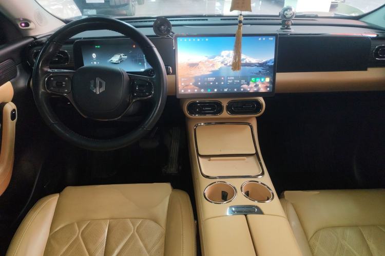 Used Leapmotor C11 2024 All-Electric 580 Luxury Edition Center Console