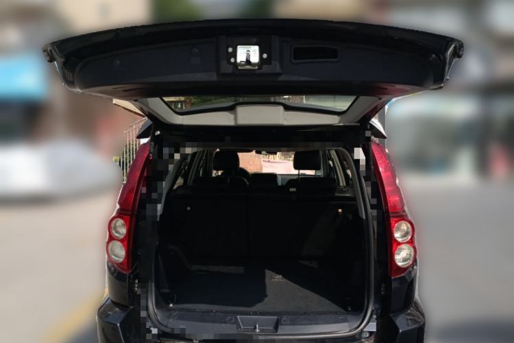 Used Haval H5 Classic 2011 Zhizun Edition 2.0L Two-Wheel Drive Luxury Model Trunk