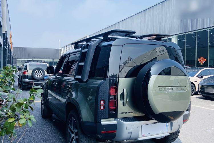 Used Land Rover Defender 2024 110 3.0T P400 Dark Edition Exterior 3