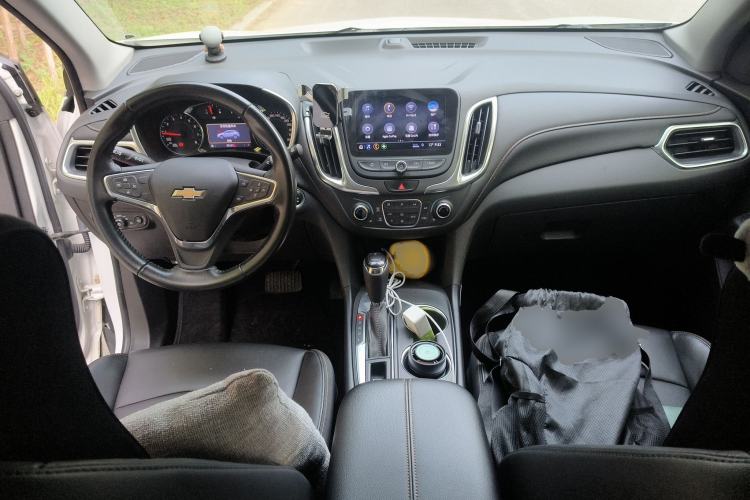 Used Chevrolet Equinox 2019 535T Automatic YuJie Edition China VI Center Console