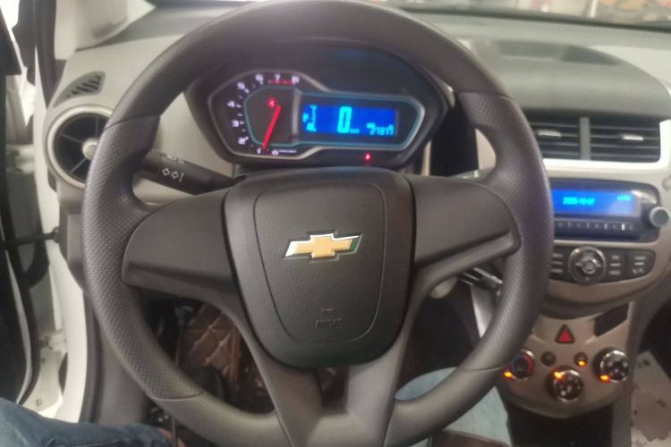 Used Chevrolet Aveo Sonic 2014 Sedan 1.4SL MT Comfort Edition