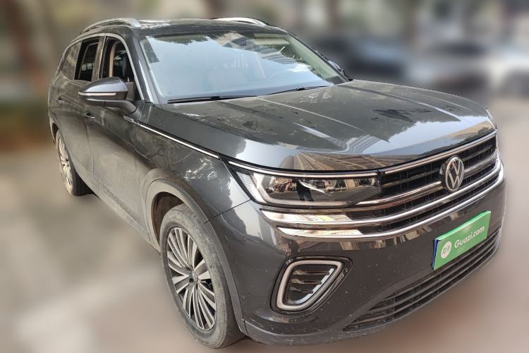 Used Volkswagen Tavendor 2023 330TSI Luxury Touring Edition