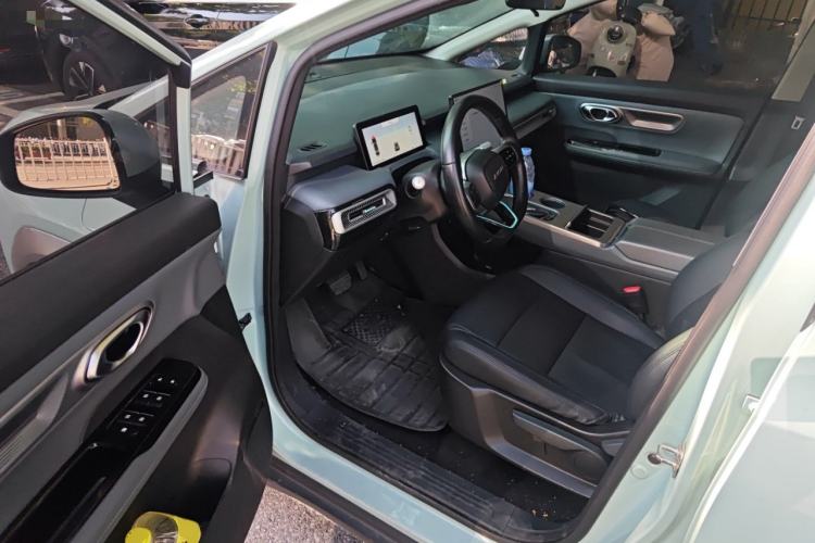 Used AION Y 2023 Younger