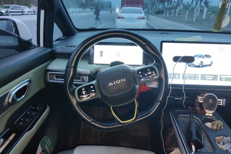 Used AION Y 2022 Plus 70 Tech Edition