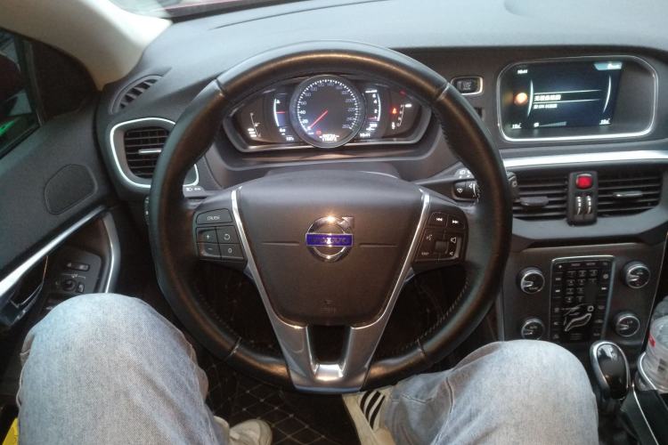 Used Volvo V40 2016 T3 Zhiyi Edition
