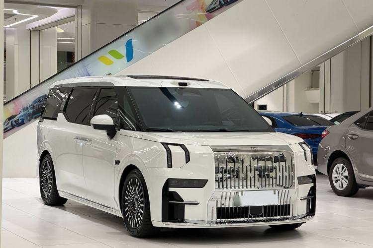 Used Zeekr 009 2024 7-Seater Walk-Through Version Four-Wheel Drive 108 kWh
