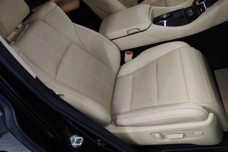 Used Toyota Vellfire 2023 Crown Dual-Engine 2.5L HV Ultimate Edition