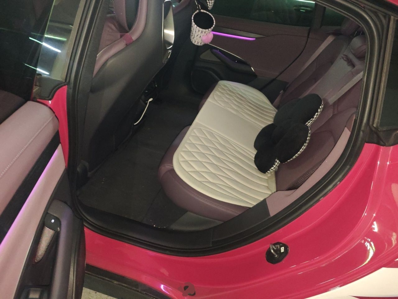 Xiaomi Auto SU7 2024 Rear-Drive Ultra-Long Range Advanced Pro-Level Intelligent Driving Version — снимка 17