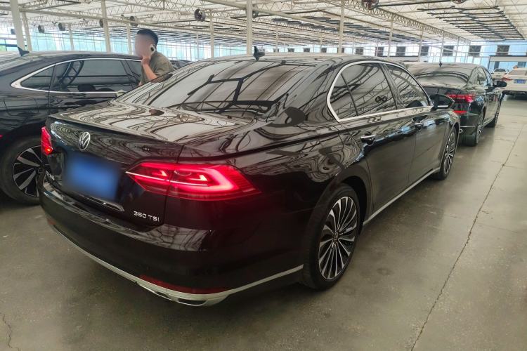 Used Volkswagen Phideon 2021 380TSI Prestige Edition Exterior 5