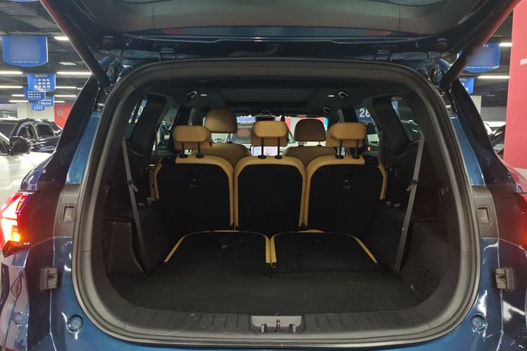 Used Geely Auto Haoyue L 2023 2.0T DCT Flagship Version Trunk