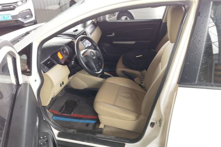 Used Venucia R50 2012 1.6L Automatic Prestige Edition Left Front Seat