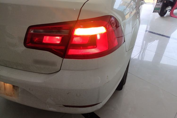 Used Volkswagen Bora 2015 Value Edition 1.6L Manual Fashionable Style
