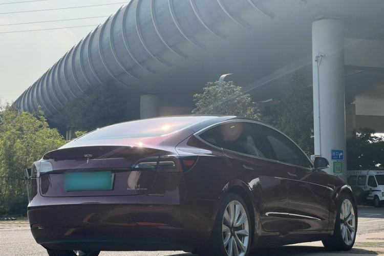 Used Tesla Model 3 2019 Long-Range All-Wheel-Drive Version
