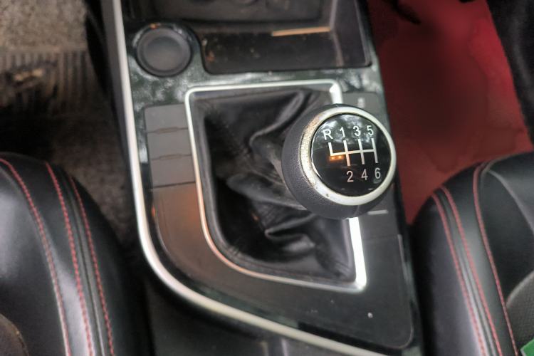 Used FORTHING SX6 2019 1.5T Manual Comfort Version China V Standard Gear Lever