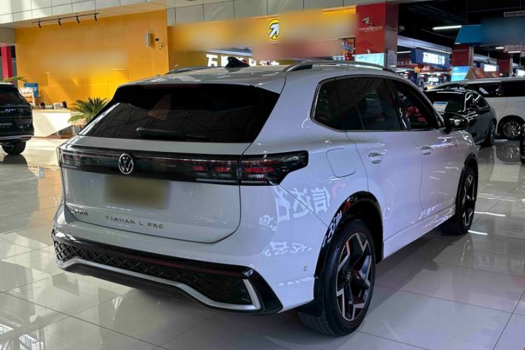 Used Volkswagen Tiguan L 2024 PRO 330TSI Two-Wheel Drive R-Line Smart Edition Exterior 3