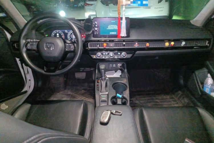 Used Honda Civic 2023 240TURBO CVT Dynamic Edition Center Console