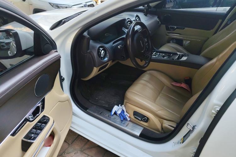 Used Jaguar XJ 2014 XJL 2.0T Two-Wheel-Drive Elegant Business Edition
