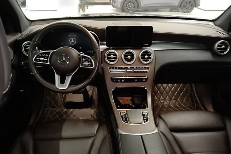 Used Mercedes-Benz GLC 2020 Facelift GLC 300 L 4MATIC Dynamic Edition
