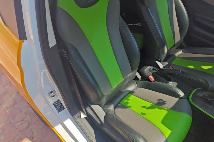 Used Roewe Clever 2021 302 km New Four-Seater Super-Efficient Version
