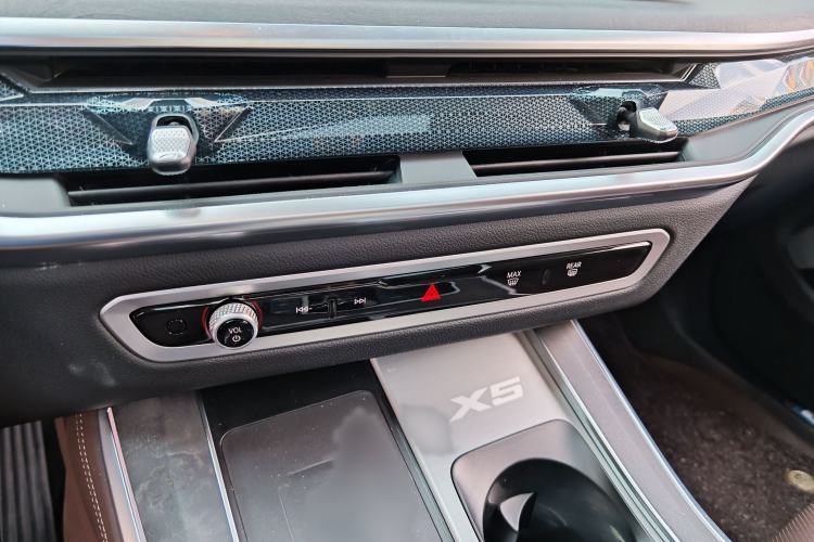 Used BMW X5 2026 Model, xDrive 30Li Prestige M Sport Night Package Interior 7