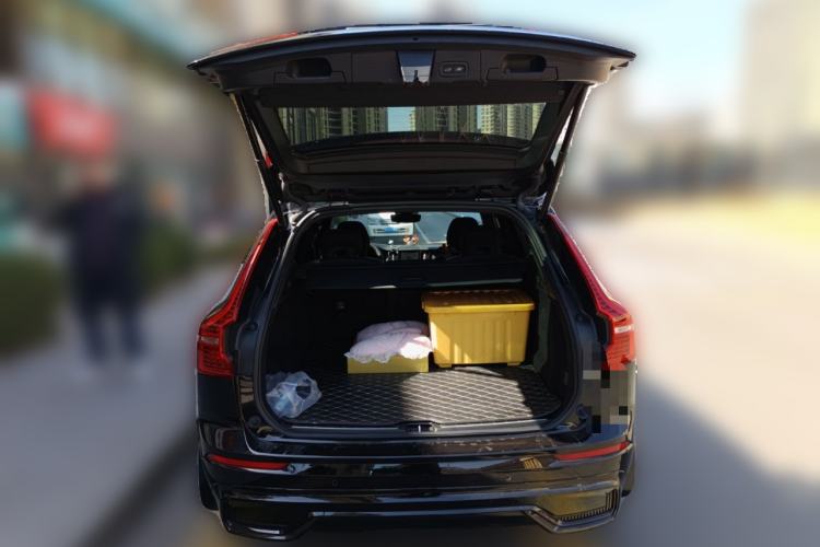 Used Volvo XC60 New Energy 2024 T8 Plug-in Hybrid Long-Range All-Wheel Drive Zhiyuan Polar Night Edition
