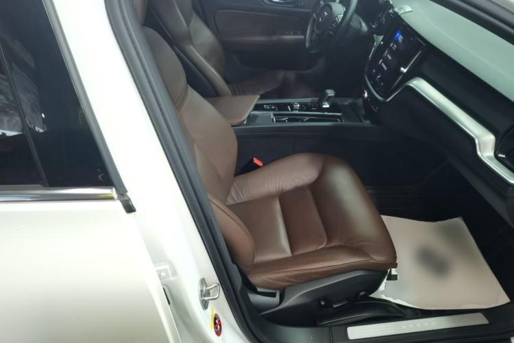 Used Volvo S60 2022 B4 Zhiyi Luxury Edition