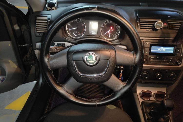 Used Skoda Octavia 2010 1.6L Manual Eado Edition
