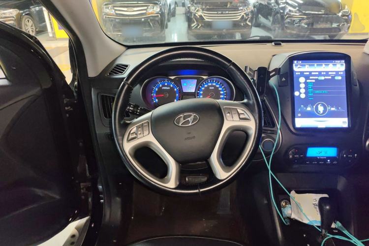 Used Hyundai ix35 2015 2.0L Automatic 2WD Smart Type China IV Steering Wheel
