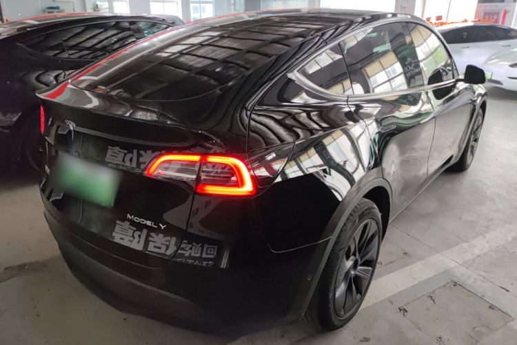 Used Tesla Model Y 2023 Long-Range All-Wheel-Drive Version