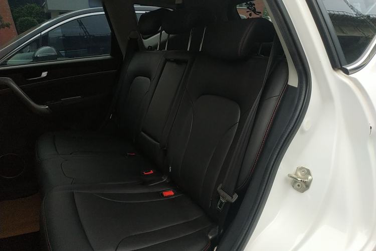 Used Haval M6 2017 1.5T Manual Two-Wheel Drive Elite Model Left Rear Seat