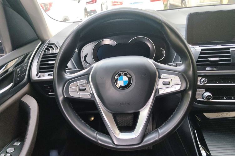 Used BMW X3 2018 xDrive25i Luxury Package China V Steering Wheel
