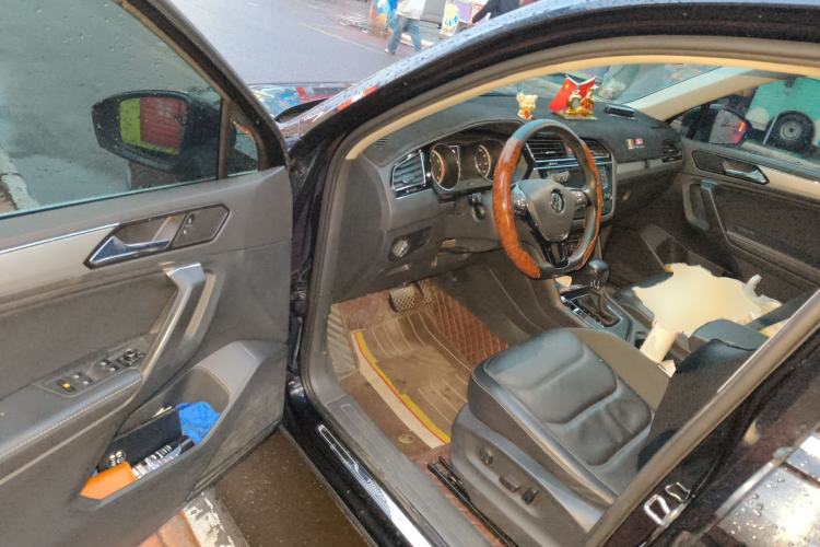 Used Volkswagen Tiguan L 2018 330TSI Automatic Two-Wheel Drive Luxury Edition Driver Seat