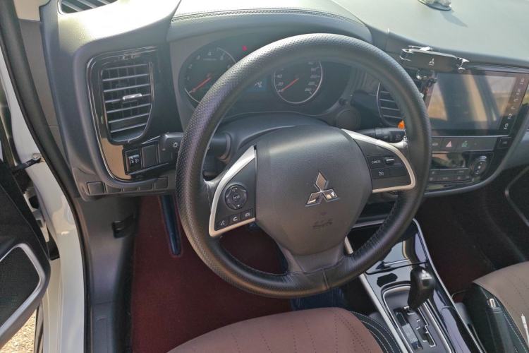 Used Mitsubishi Outlander 2021 Revised Version 2.0L Two-Wheel Drive Comfort Edition 5 Seats