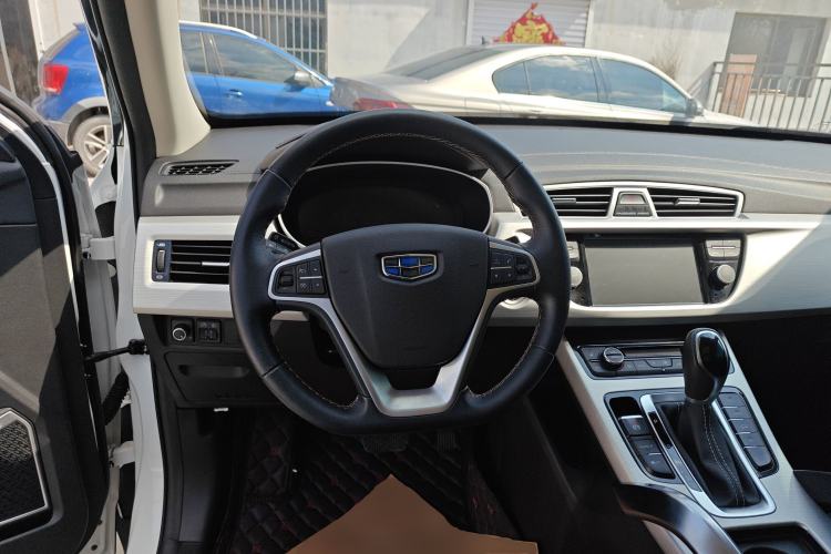 Used Geely Auto Emgrand X7 Sport 2018 1.8TD Automatic Two-Wheel Drive Smart Connect 4G Internet Edition Steering Wheel