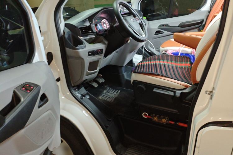 Used SAIC MAXUS Xintu V80 
