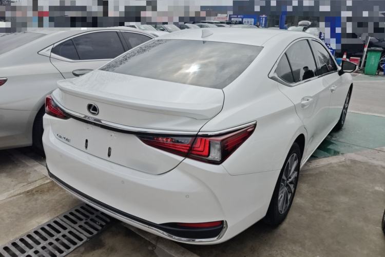 Used Lexus ES 2022 300h Excellence Edition