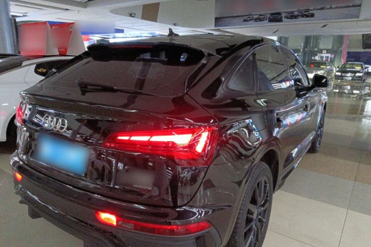 Used Audi Q5L Sportback 2022 40 TFSI Fashion Model Rear Right 45 Deg