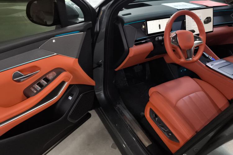 Used BYD Tang L 2025 DM 175KM Drone Player Edition