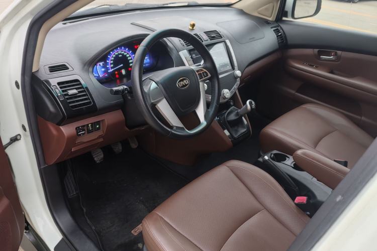 Used BYD S6 2014 2.0L Manual Luxury 5-Seater