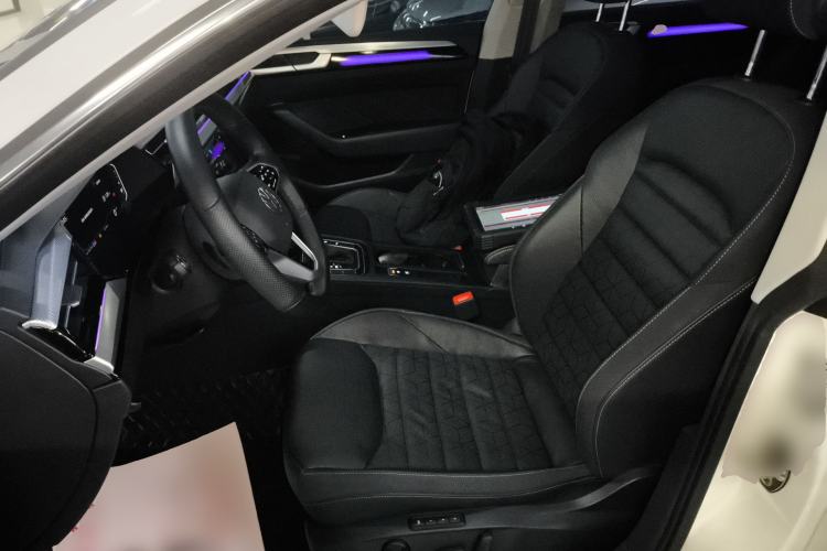 Used Volkswagen FAW-Volkswagen CC 2024 380TSI Striking All-Encompassing Edition
