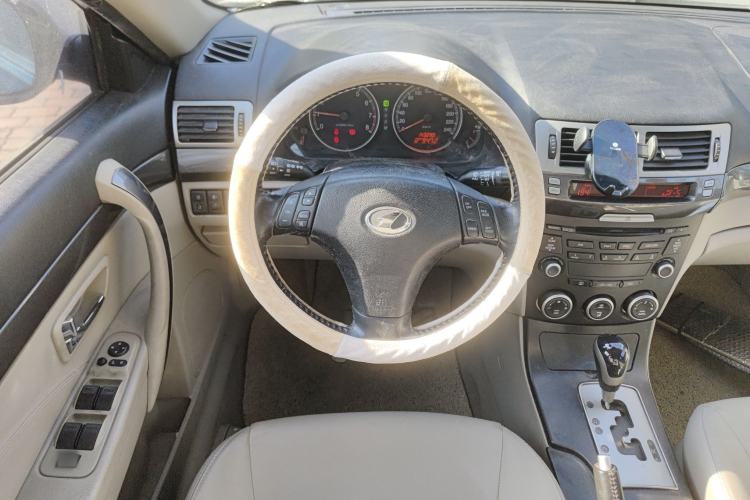 Used Bestune B70 2010 2.0L automatic luxury version

